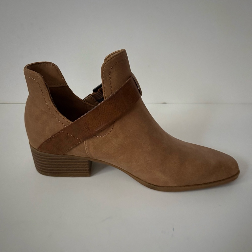 Wonderly Brown/Tan Suede Ankle Booties - Picture 10 of 11